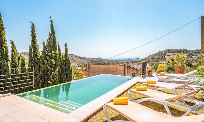 Mancor de la Vall Casa | Stunning hombre en Mancor del Valle