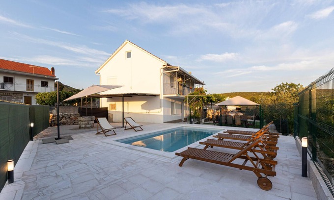 Central Dalmatia Casa | Impresionante casa en Blato na Cetini