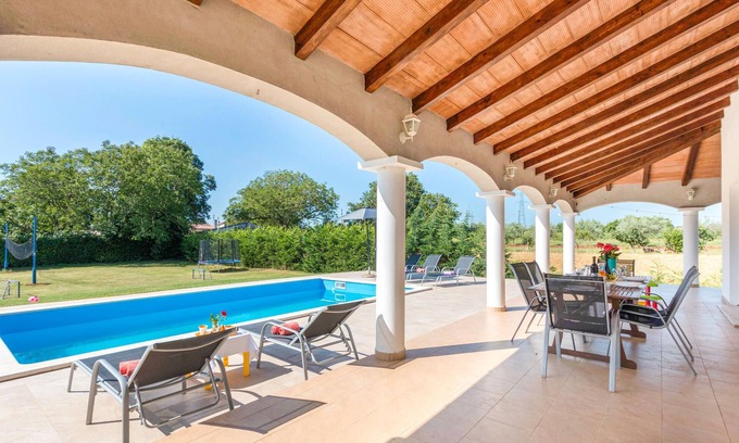 Melnica Casa | Impresionante casa en Barban con cocina