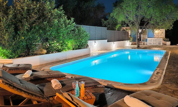 Central Dalmatia Casa | Impresionante casa en Biorine con WiFi