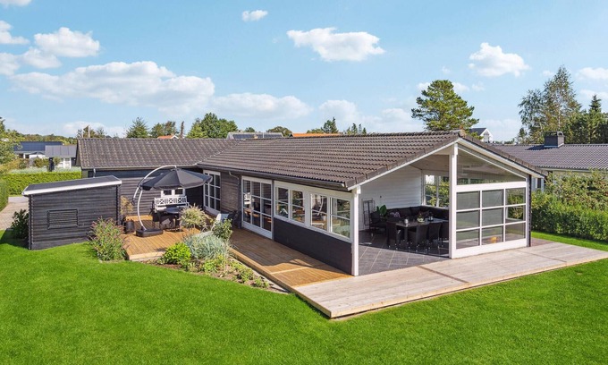Hvidbjerg Strand Casa | Preciosa casa en Børkop con cocina