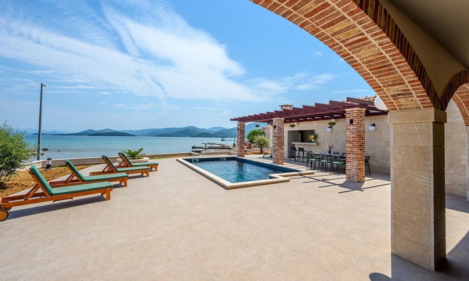Janjina Casa | Impresionante casa en Drace