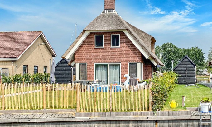 Idskenhuizen Casa | Stunning home in Idskenhuizen - with WiFi