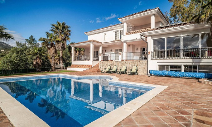 Monda Casa | Impresionante casa en Monda con WiFi