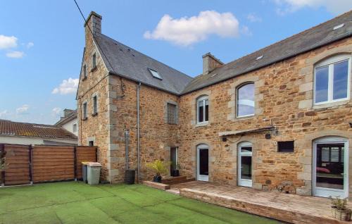 Penvenan Casa | Stunning Home In Penvénan With Wifi
