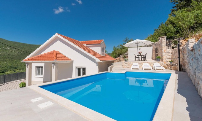 Podbablje Casa | Stunning home in Poljica with kitchen