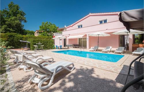 Kadumi Casa | Stunning Home In Porec With Kitchen