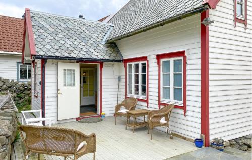 Heroy Casa | Stunning Home In Runde With Wifi