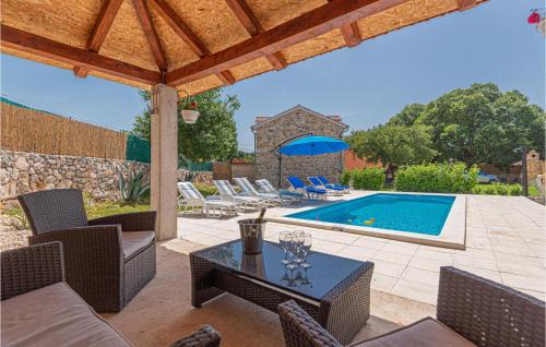 Drnis Casa | Stunning Home In Siritovci With Wifi