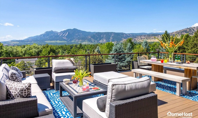 North Boulder Casa | Stunning Home with Flatirons Views, 10-Min to Downtown & CU Campus!