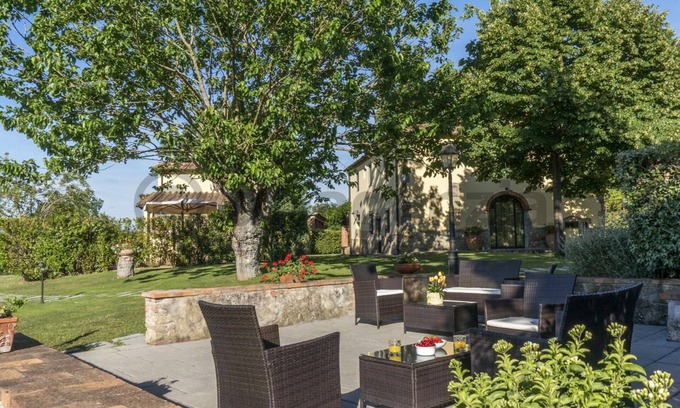 Terranuova Bracciolini Casa | Stunning villa with its own pool