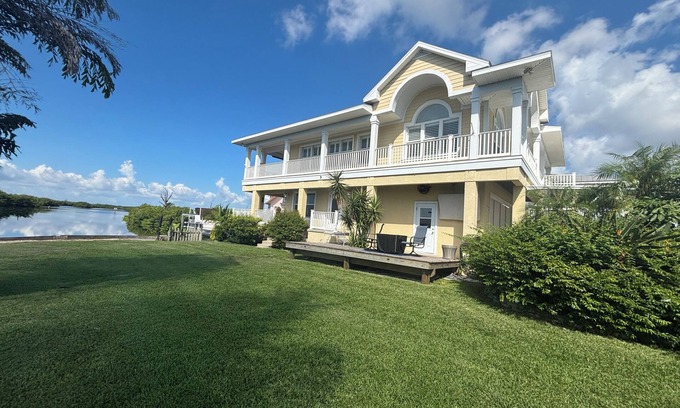Tampa Casa | Impresionante casa frente al mar estilo Key West con vistas excepcionales