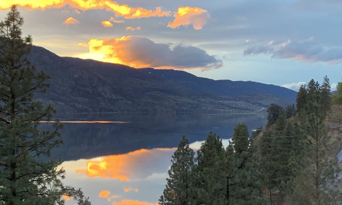 Okanagan-Similkameen Casa | Stunning lake views in the heart of wine country!