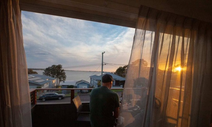 Central Coast Apartamento | Stunning Lake Views, Upper Level - Central Coast