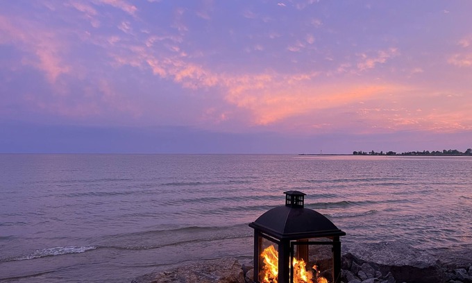Cobourg Cabaña | Stunning Lakefront Retreat 1 Hr from Toronto