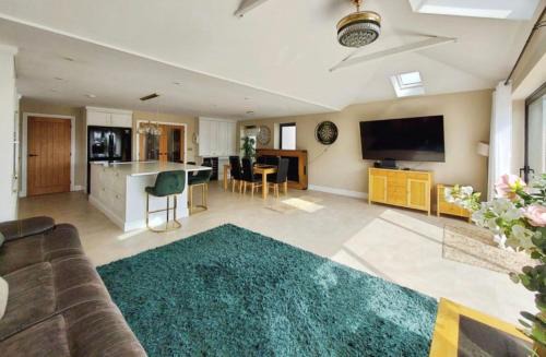 South Benfleet Casa | STUNNING LARGE GROUP 5 Bedroom House