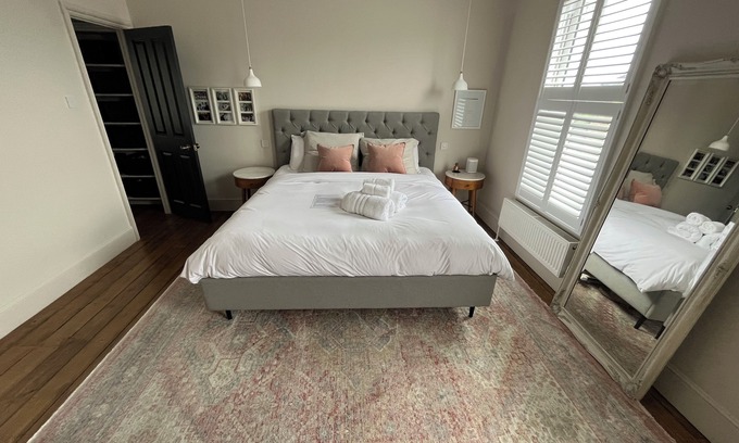 Crofton Park Casa | Stunning Large London Townhouse Brockley Great Transport 4 bedrooms 3 bathrooms