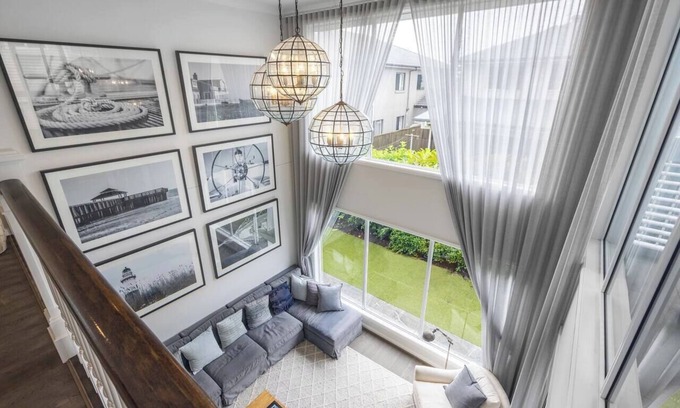 Rochedale Casa | Stunning & Luxurious 4-Bedroom Mansion @Rochedale
