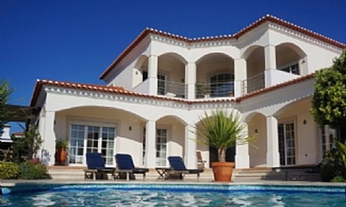Praia del Rei Villa | Una lujosa villa de 4 dormitorios con jacuzzi