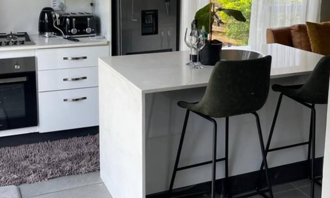 Bulawayo Apartamento | Stunning Luxurious Studio in Malindela - 2044