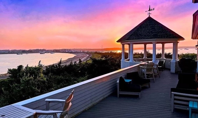 Fairhaven Casa | Stunning Luxury House with Sunset and Private Beach