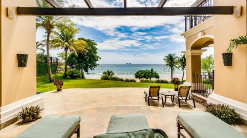 Playa Flamingo Casa | Stunning Luxury Mansion in Playa Flamingo with Six Bedrooms and Beachfront Access