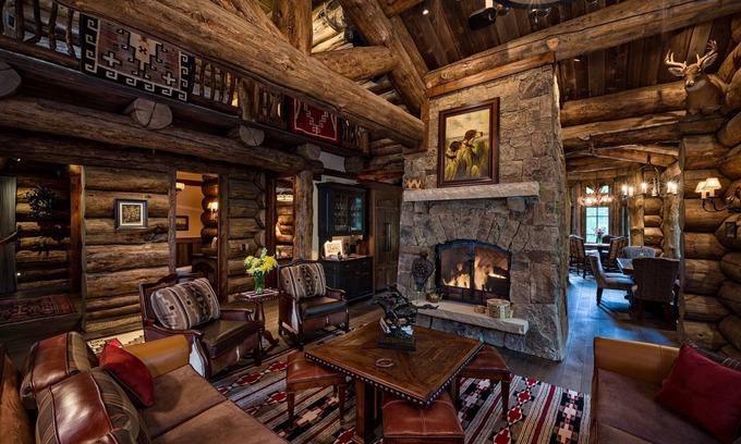 Vail Casa | Fabulous Log Home, MAX Luxury, Cinema, VIP Village Parking, Vistas increíbles!
