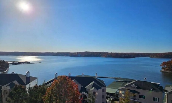 Lake Ozark Condominio | Stunning Main channel views, centrally located ,Newly remodelled , 2 bed, 2 bath