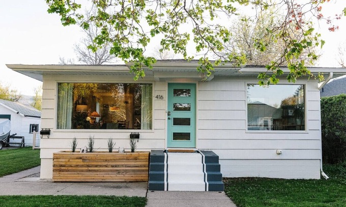Livingston Casa | Stunning Mid-Century Oasis, Steps from Downtown