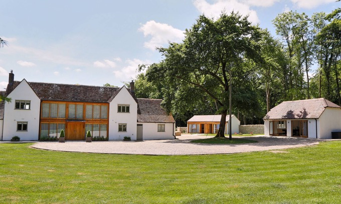 Longborough Casa | Impresionante, moderna y espaciosa casa con piscina privada climatizada en el centro de T