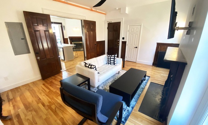 Parkside Casa | Stunning - modern 2 bedroom Victorian mansion pad