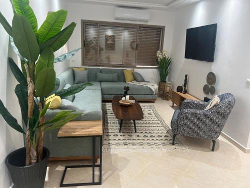 Hay El Farah Apartamento | Stunning Modern Apartment in heart of Agadir for families