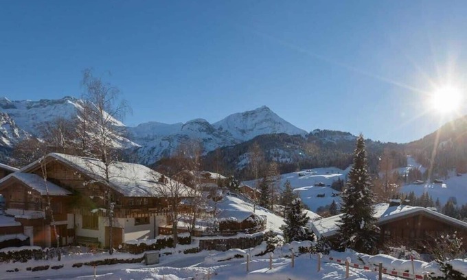 Lauenen Chalet De Esquí | Stunning Modern Chalet with Indoor Pool and Spa