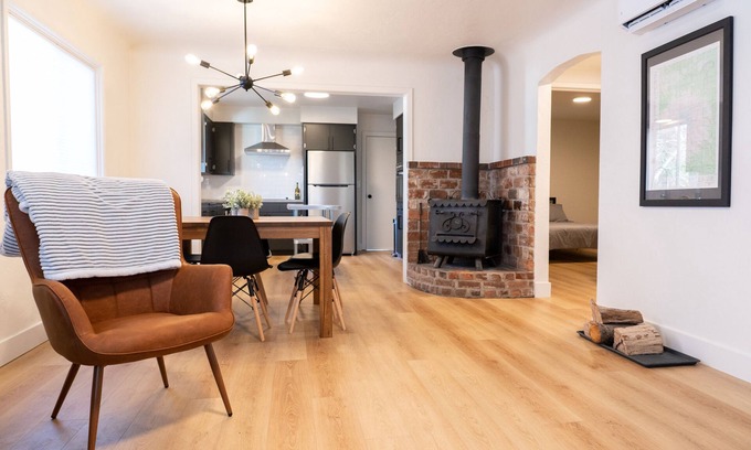 Mount Shasta Casa | Stunning Modern Downtown House w/ Wood Stove + Hot Tub