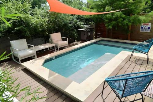 Tarrytown Casa | Stunning Modern Home w Pool and Hot Tub in DT