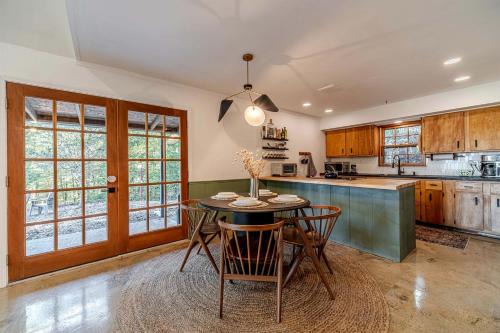 Clarkesville Casa | Stunning Mountain Retreat with Spectacular Deck and Elegant Modern Interior in Georgia