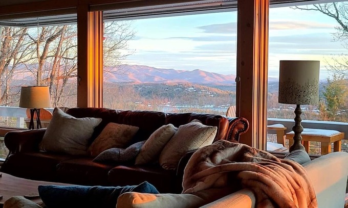 Lake Toxaway Casa | Stunning Mtn Views in Western NC W/Waterfall Hikes