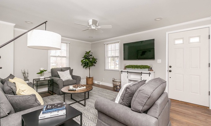 Lutherville Timonium Casa | Impresionante nuevo bungalow perfecto para todos