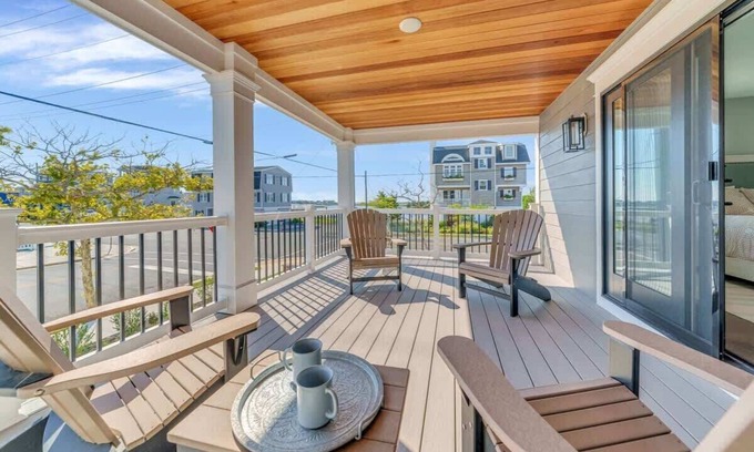 Avalon Casa | Avalon- "Saltwater Vista" Stunning New 6 Bedroom w/ Pool