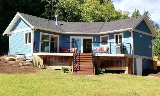 Pender Island Casa | Stunning new 760 sf cottage with all amenities and serenity to spare.