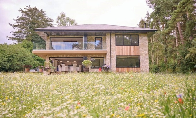 Norwich Casa | Stunning new Build by the River