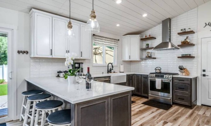 Murphys Casa | Stunning New Horse and Hare Inn