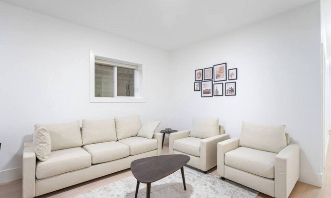 Surrey Newton Casa | Stunning Newly Furnished 2 Bdrm Suite in Surrey