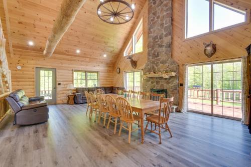 North Rose Casa | Stunning North Rose Retreat with Fishing Pond!