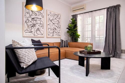 Northbridge Casa | Stunning Northbridge Townhouse W Off St Parking