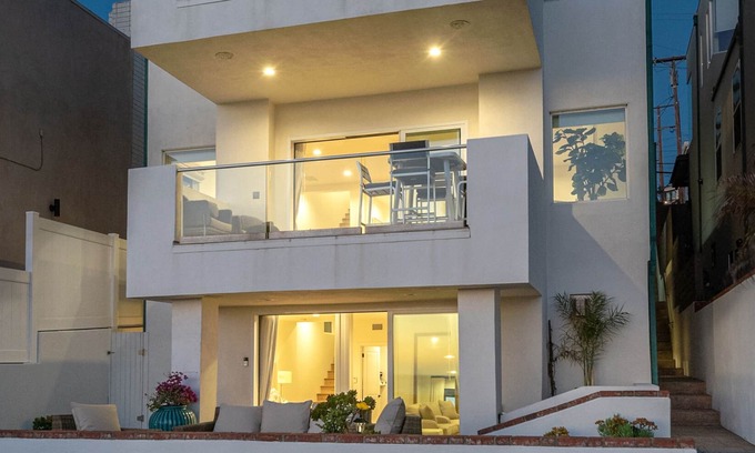 El Porto Casa | Stunning Oceanfront Beach Home