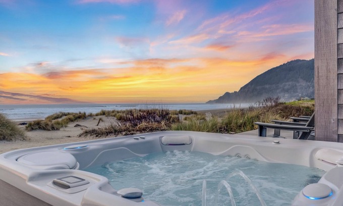 Manzanita Casa | Stunning oceanfront home with amazing views and Hot Tub!