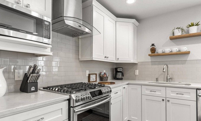 City Park Apartamento | Impresionante, nuevo, apartamento de un dormitorio. A pasos del parque de la ciudad de Denver.
