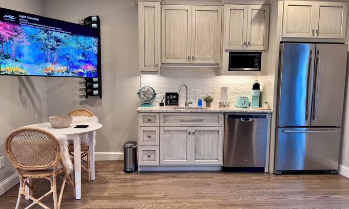 Myers Park Apartamento | Stunning one-bedroom apartment located in the Myers Park neighborhood.