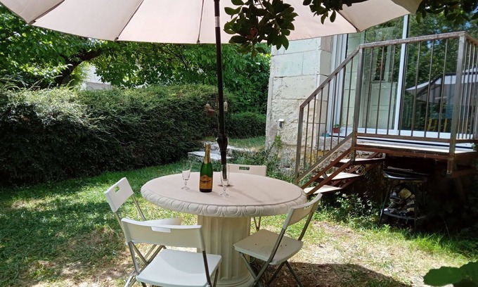 Chissay-en-Touraine Casa | Preciosa casa de vacaciones privada para 3 personas con WIFI, TV y mascotas permitida